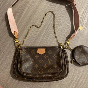 Louis Vuitton Multi Pochette Accessoires Versatile Luxury Bag